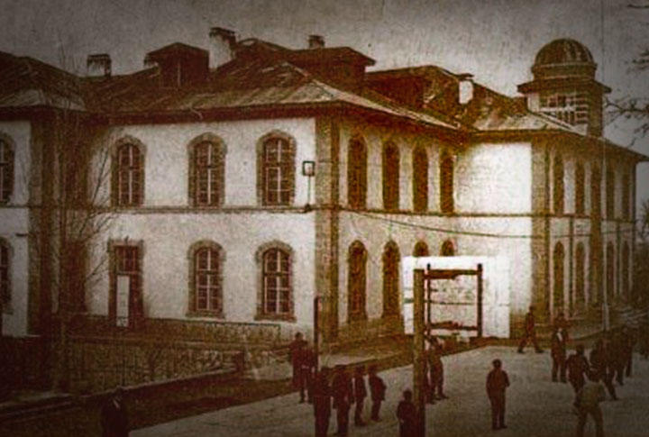Erzurum Kongre Binasında 1881de Kurulan Sanasaryan Koleji