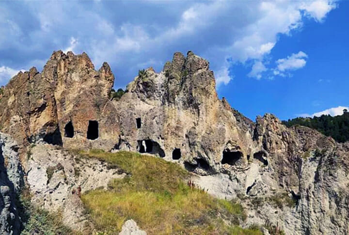Erzurumda Kayalıklardaki Solomon Manastırı!