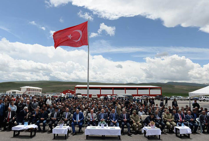 Erzurumu Hayvancılıkta Cazibe Merkezi Yapacak Tesisler Açıldı
