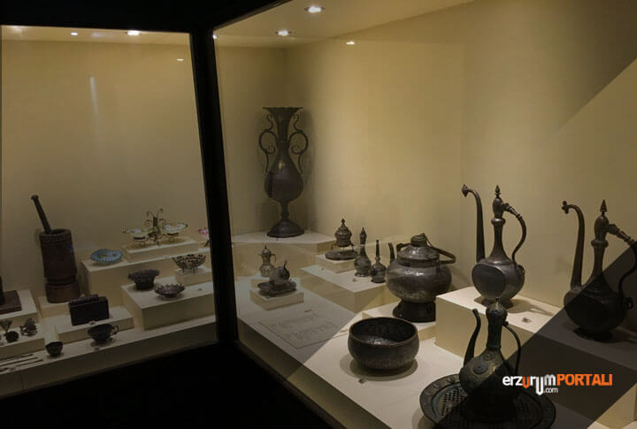 Yakutiye Medresesi Türk İslam Eserleri ve Etnografya Müzesi