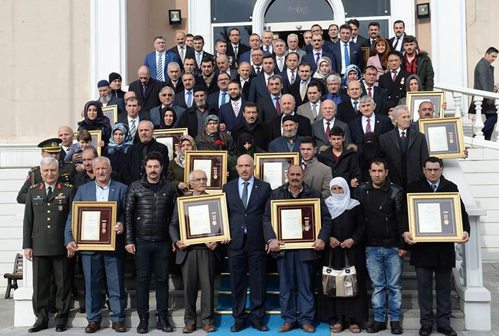 Erzurum'lu 17 Aile'ye Övünç Madalyası