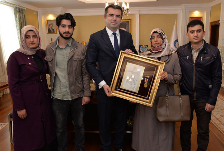 Erzurum'da Devlet Övünç Madalyası ve Beratı Takdimi