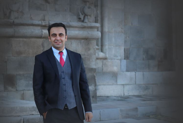Erzurum'da Yılın Öğretmeni Seçilen Murat Çinici Kimdir