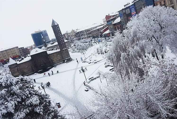 Erzurum'a Kar Yağdı