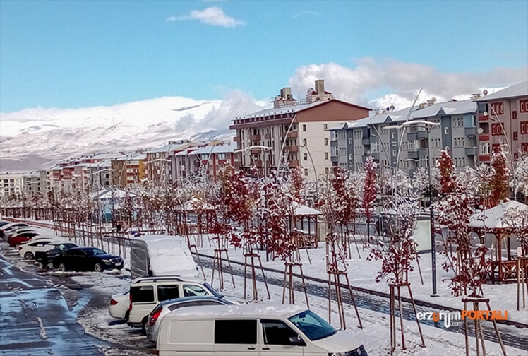 Erzurum Mevsimin İlk Kar'ı Yağdı!