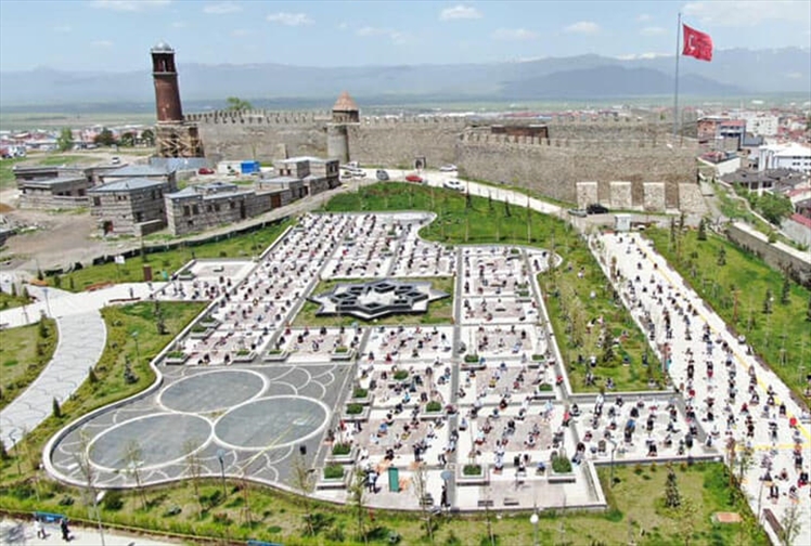 Pandemi Sonrası Erzurum'da Cuma Namazı