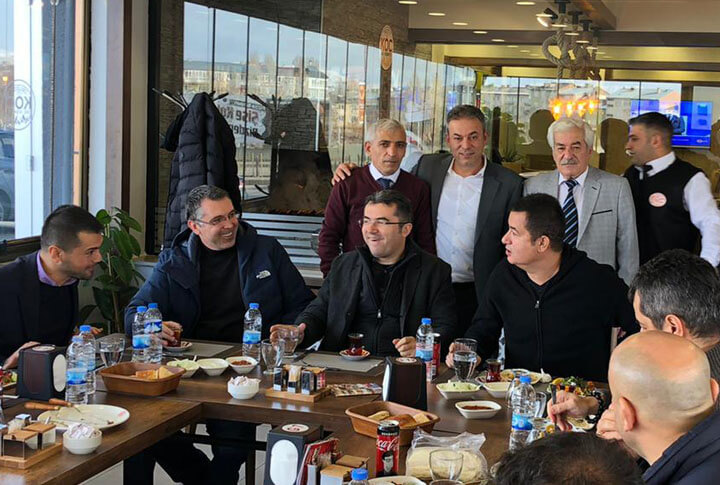 Acun Ilıcalı Erzurumda Yemek İçin Hangi Mekanı Tercih Etti
