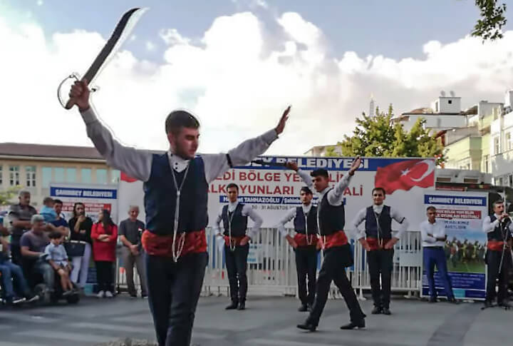 Gaziantepte Erzurum Bar Ekibi Kılıçla Sahne Aldı!
