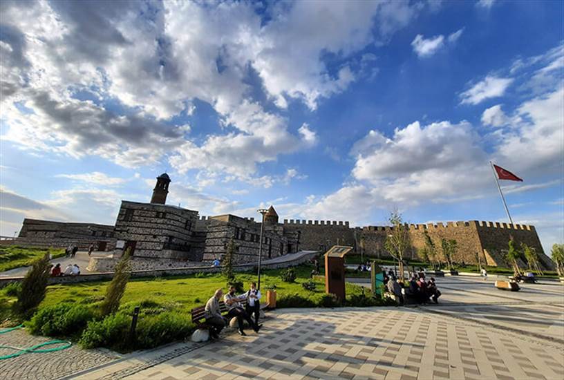 Erzurum'un En Eski Tarihi Eseri Urartular'dan Kalma Erzurum Kalesi