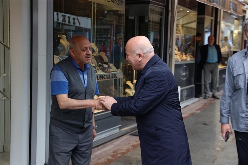 Başkan Mehmet Sekmen, taş mağazaları projeleri için esnafla görüştü