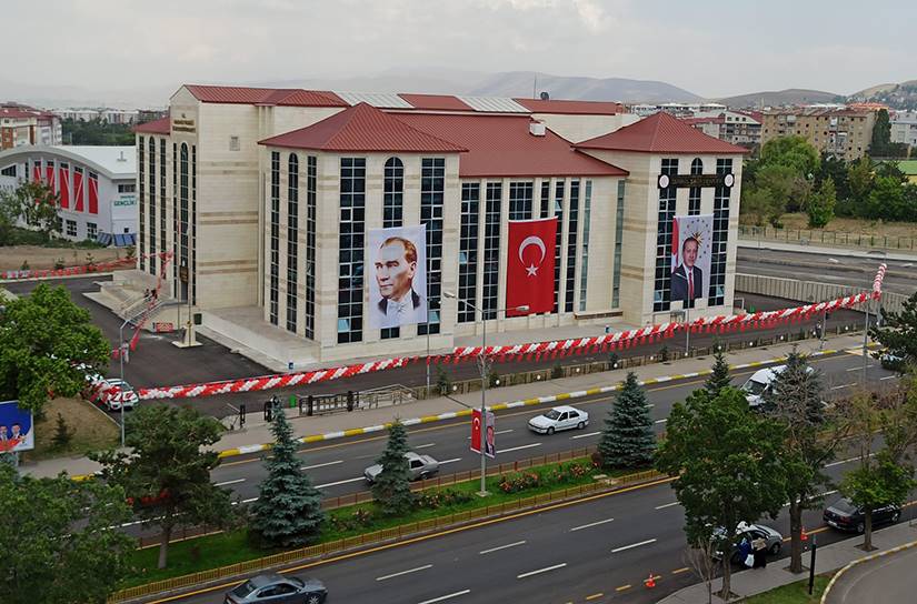 Türkiyenin En Büyük Halk Kütüphanesi Erzurum İsmail Saib Sencer İl Halk Kütüphanesi!