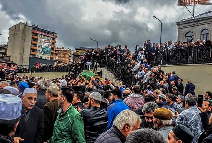 Cenazesinde Hüznün Gök Kubbeye Yansıdığı İsmail Fakirullah Hoca!