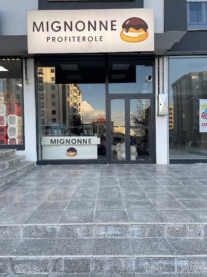 Mignonne Profiterole