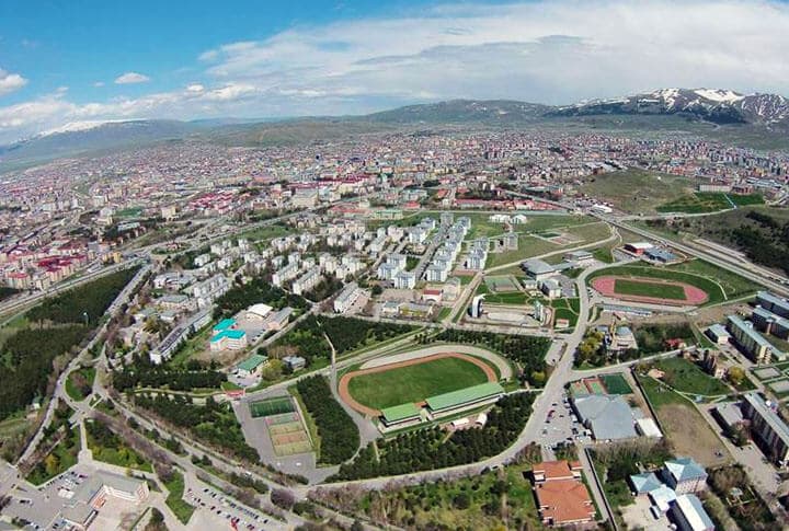 Erzurum'un Komşularını Toplasan Bir Erzurum Eder Mi?
