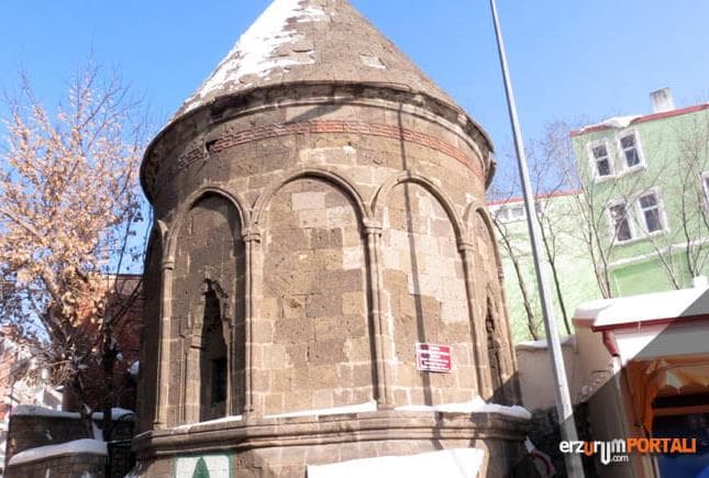 Karanlık Kümbet