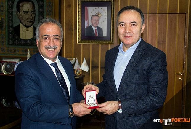 Eski Vali Altınparmak Erzurum'u Unutmadı