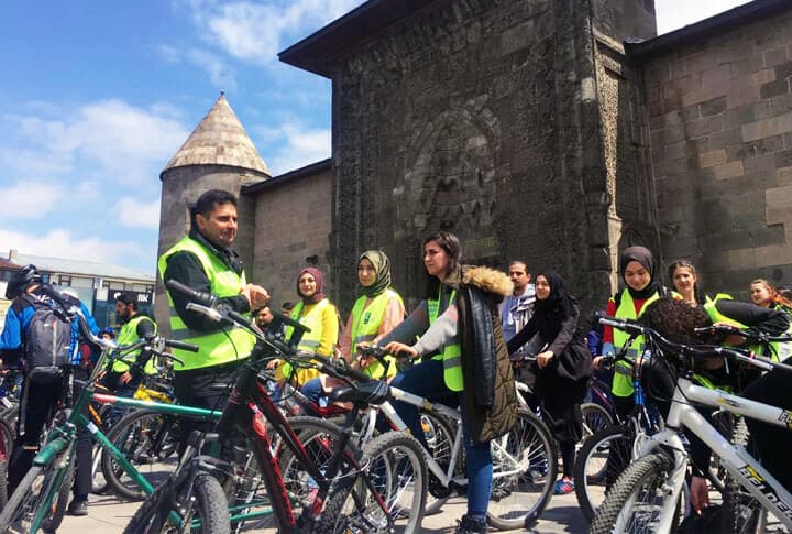 Toplum Bilincini Oluşturmak İçin Pedalladılar