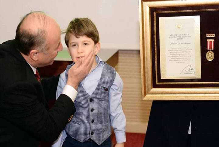 Erzurumlu 17 Aile'ye Övünç Madalyası