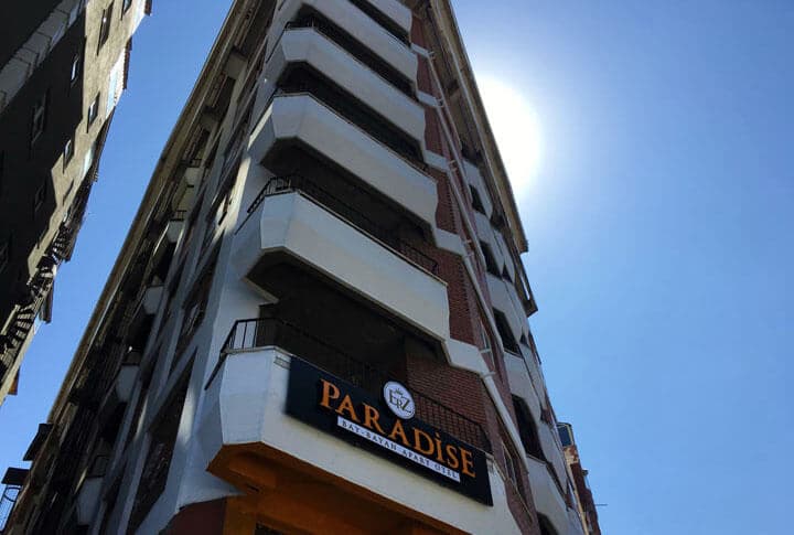 Paradise Bay ve Bayan Apart Otel