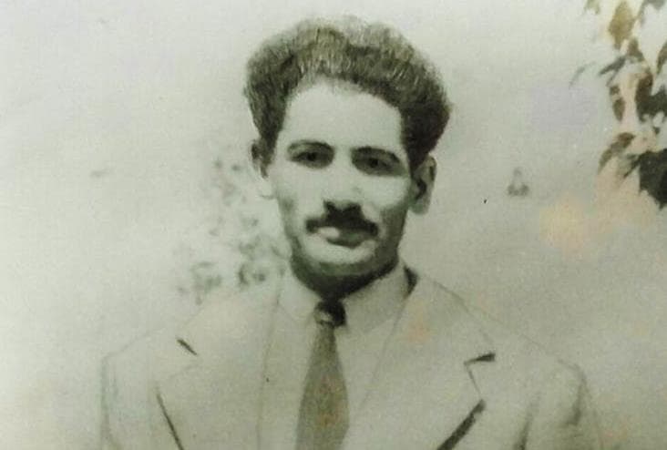 Bir Zamanlar Erzurum'lu Pottik Şefiğe'nin, Eşo'nun ve Bar Ekibinin Elbiselerini Diken Usta!