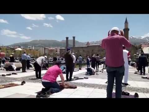 Koronavirüs salgını ve ilk Cuma