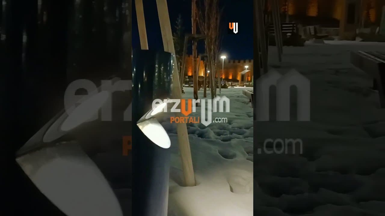 Erzurum Kalesi, Saat Kulesi ve Bayrak