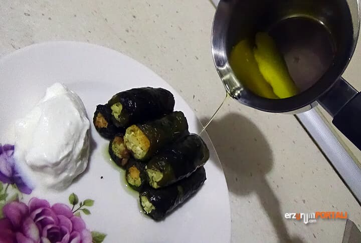 Pazı, Lor ve Tereyağının Lezzeti Bu Dolmada!