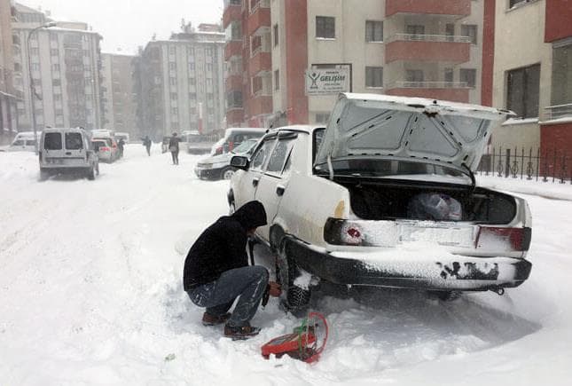 Erzurum'da Yoğun Kar Yağışı