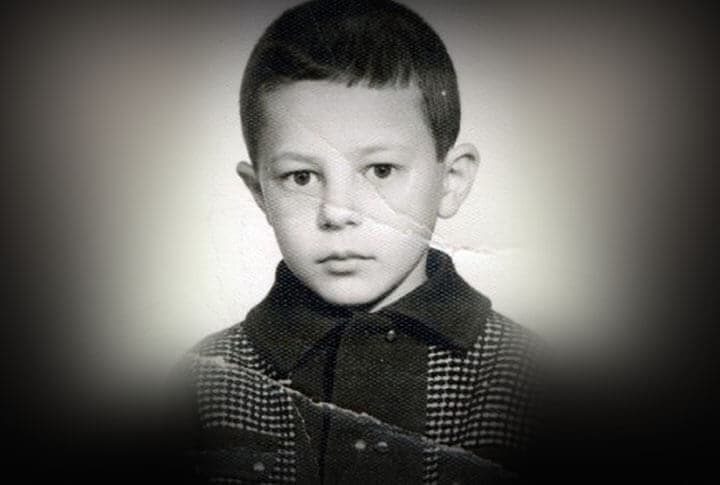 Erzurumlu Bu Ünlü Siyasetçiyi Tanıyabildiniz Mi?
