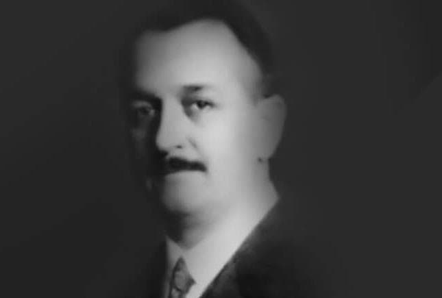 "Bir Milletin Katli" Yazısıyla Görevden Alınan Yazar