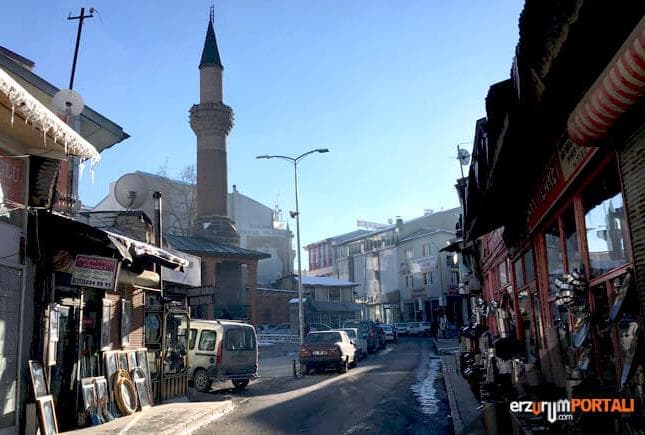 Şadırvanlı Kahveleri ve Zeynel Camisi İle Kavaflar Çarşısı