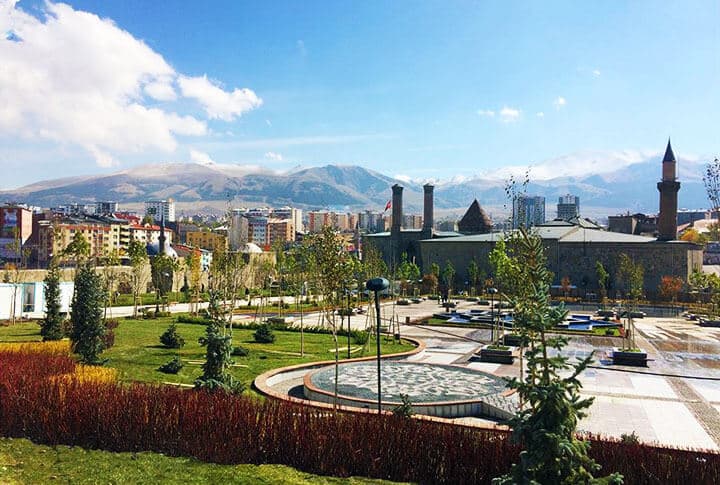 Erzurum'un Sultanahmed'i kabul Edebileceğimiz, Tarihi Sit Alanı Tamamlanıyor