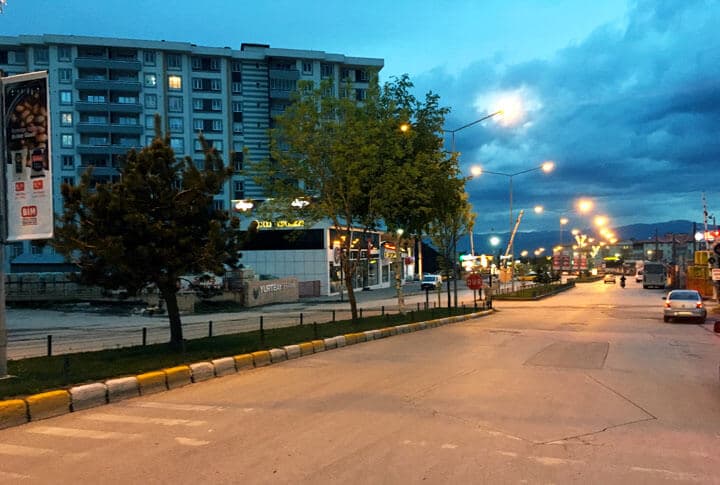 "Oruç Tutan Şehir" Erzurum'da İftar Vakti Boş Caddeler