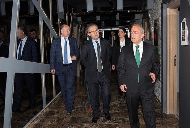 Vali Azizoğlu, Atatürk Üniversitesinin Çalışmalarını Yerinde İnceledi