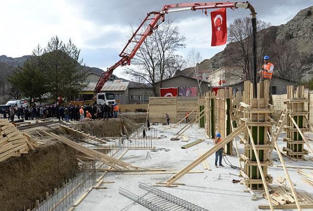 Tortum'a Yapılacak Yeni İmam Hatip Ortaokulunun Temeli Atıldı