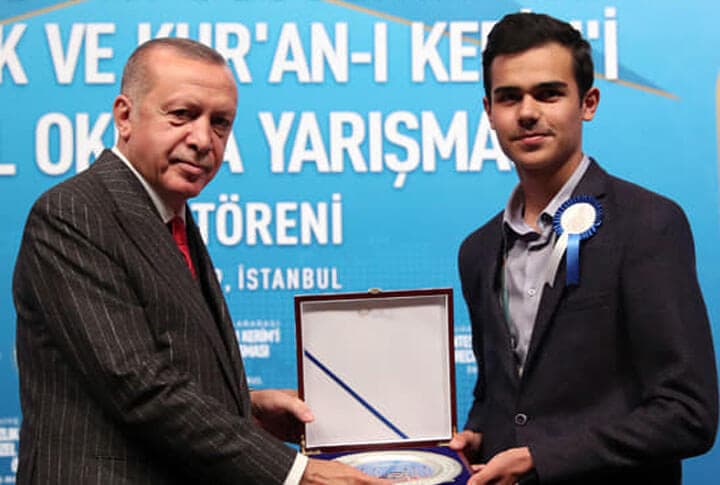 Hafızlık Yarışmasında Erzurumlu Ebubekir Kaçan Dünya Birincisi Oldu