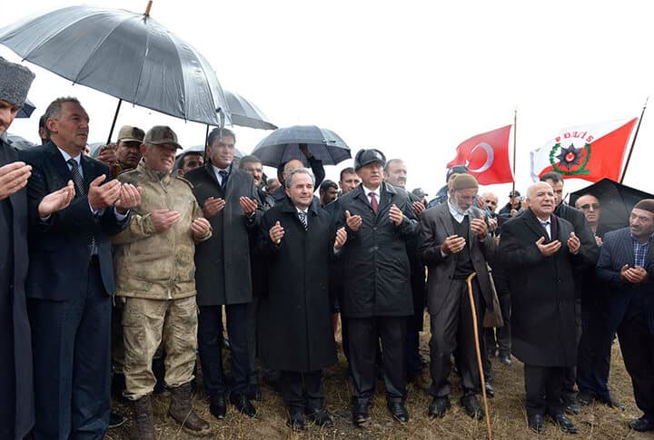 Yavi Şehitlerini Anma Programına Katılanların Üzerine Yağmur Taneleri Tane Tane Düştü!