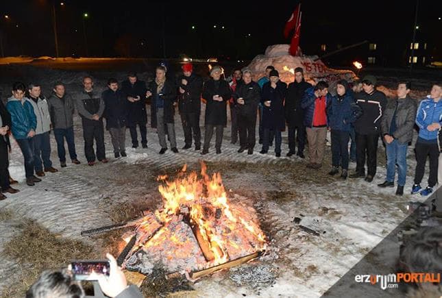 Eksi 21 Derecede Kampa Girdiler