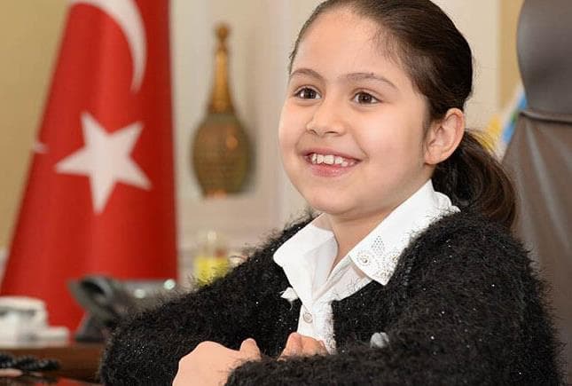 Temsili Vali Melek Nazlı Karakaya Okulunu Unutmadı!