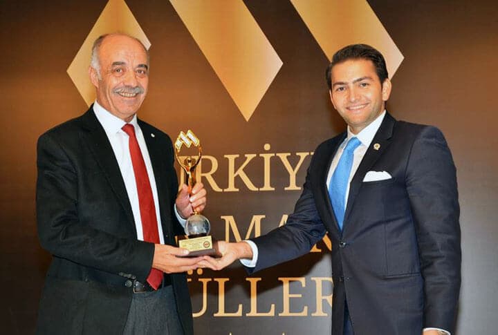 Lütfü Yücelik 'e Yaşam Boyu Başarı Ödülü