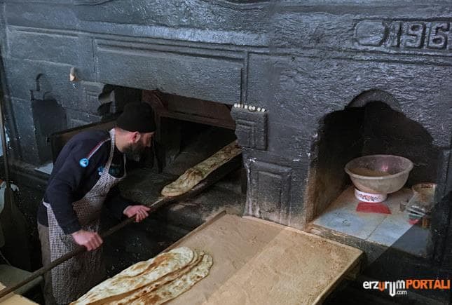 1961'den Beri Odun Ateşinde Hasankale Lavaşı!