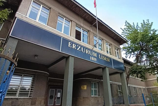 Birçok Ünlünün Mezun Olduğu Erzurum Lisesi!