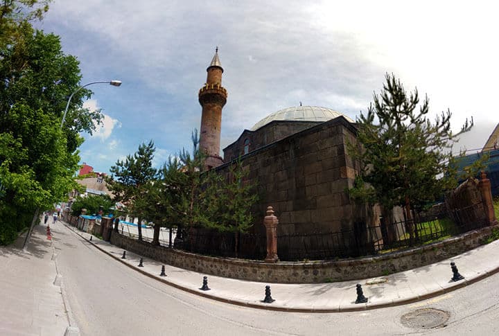 Şeyhler Cami Minaresine 246 Yıl Önce Yapılan Saate Hiç Baktınız Mı?