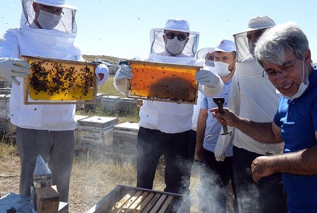 Erzurum Valisi: Kovid-19 Sürecinde Bal Tüketin!