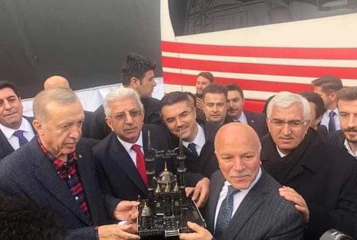 TOGG'a rengini veren Oltu Taşından Hediye