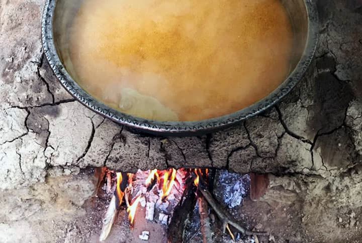 Geleneksel Yöntemlerle Yapılan Organik Erzurum Dut Pekmezi!