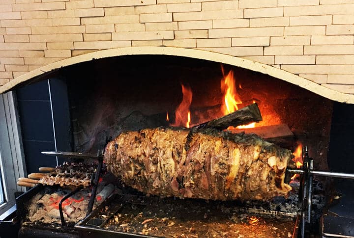 Cağ Kebabının İçinde Neler Var? Nasıl Yapılır? İşte Cağ Kebabı Tarifi