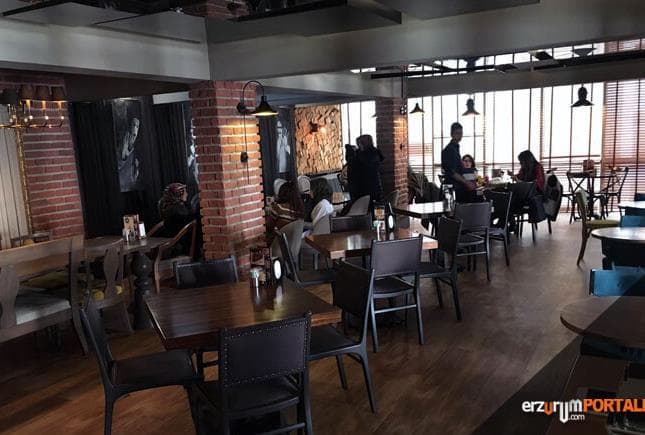 Cafe Pizzaro