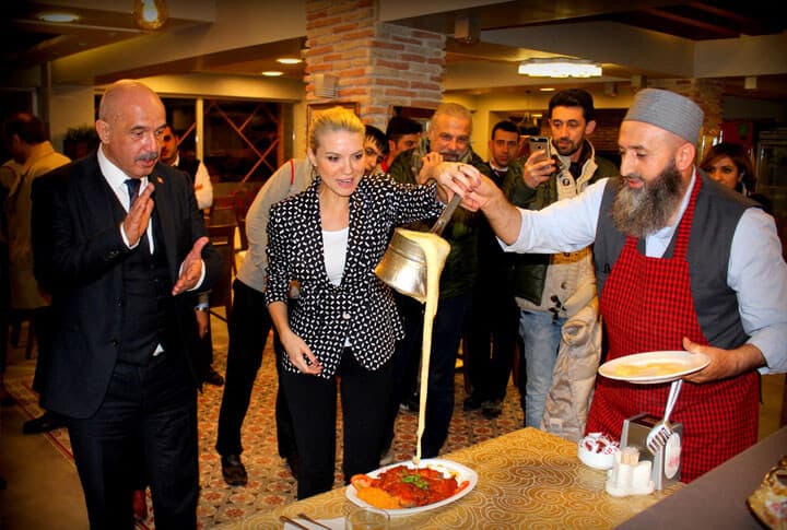 Mete Yarar ve Pelin Çift'in Hacı'nın Yağ Akımı Heyecanı