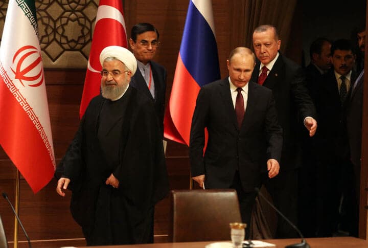Suriye Zirvesinde Ruhani ve Putin'e Cağ Kebabı İkramı
